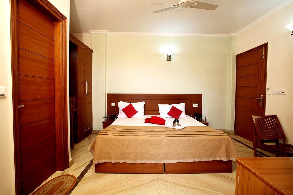 Indira International Inn Nueva Delhi Exterior foto